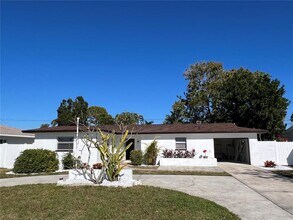 2502 Tropical Shores Dr SE in St. Petersburg, FL - Building Photo - Building Photo