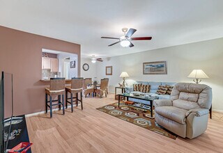 210 Main Blvd in Boynton Beach, FL - Building Photo - Building Photo