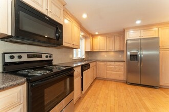 50 Laurel Cir in Bangor, ME - Building Photo - Building Photo