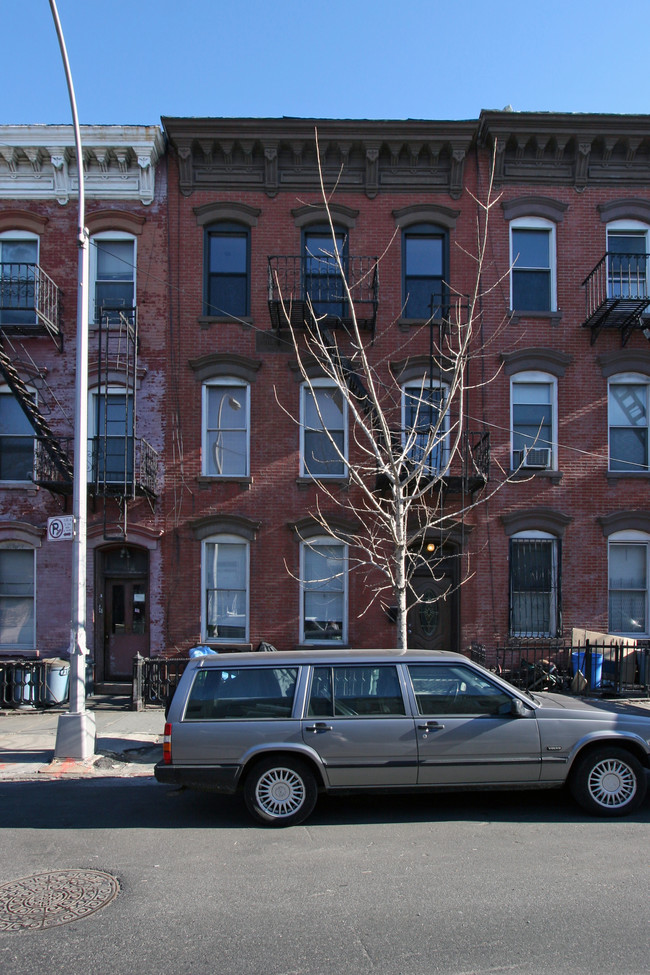 135 23rd St in Brooklyn, NY - Foto de edificio - Building Photo