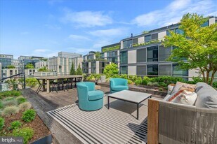 925 H St NW in Washington, DC - Building Photo