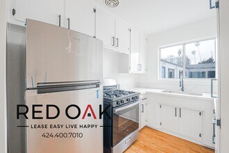 439 S Catalina St, Unit 19 in Los Angeles, CA - Building Photo - Building Photo