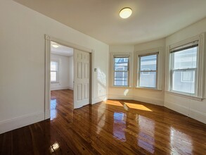 138 Holton St, Unit 2 in Boston, MA - Building Photo - Building Photo