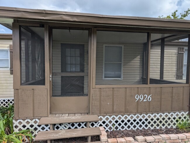 9926 Lake Dr in Spring Hill, FL - Building Photo - Building Photo