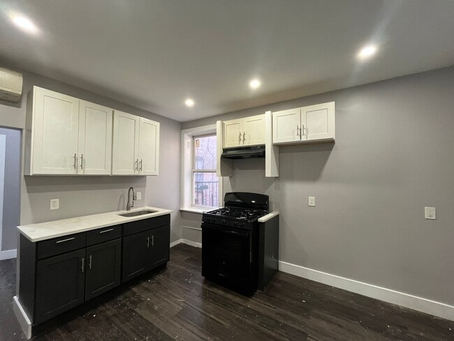 96 Brown Pl, Unit SingleFa