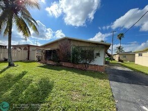 2625 NW 68th Ave in Sunrise, FL - Foto de edificio - Building Photo