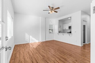 442 Cedar Avenue in Long Beach, CA - Building Photo - Interior Photo