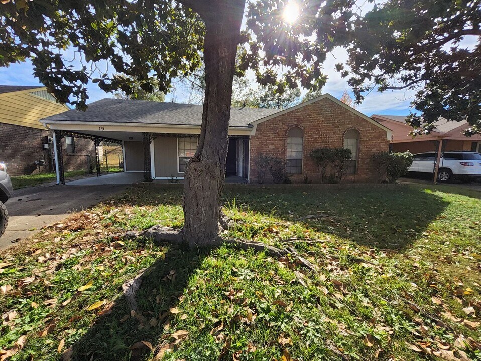 19 Sullivan Dr in Memphis, TN - Building Photo