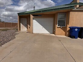 5615 Duranes Dr NW in Albuquerque, NM - Building Photo