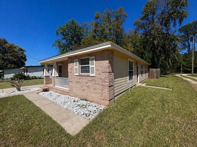 5227 Bunche Dr in Jacksonville, FL - Building Photo - Building Photo