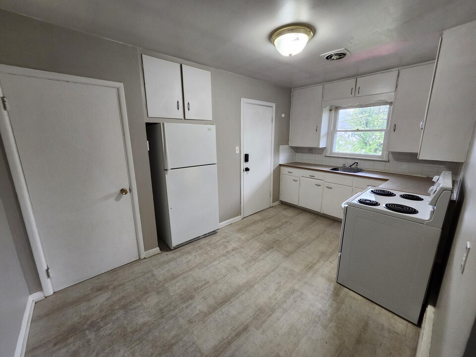 1134 Rothesay Rd in Saint John, NB - Building Photo