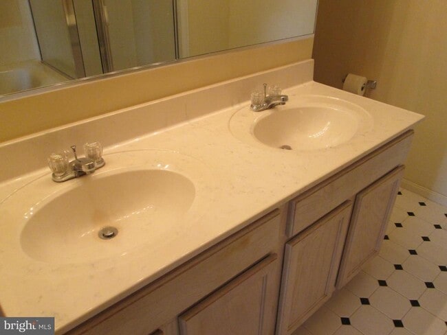 2004 Travis Point Ct in Odenton, MD - Building Photo - Building Photo