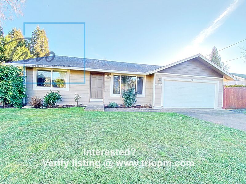 1860 Holly Ave in Eugene, OR - Building Photo