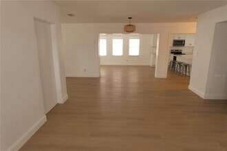 8468 7th Way N in St. Petersburg, FL - Building Photo - Building Photo