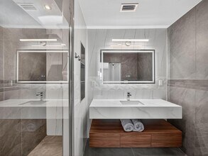 1002 Shorewinds Dr in Fort Pierce, FL - Building Photo - Building Photo