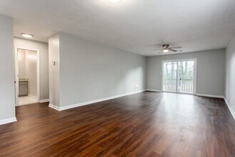 592 Osborne Ct in Riverdale, GA - Building Photo - Building Photo