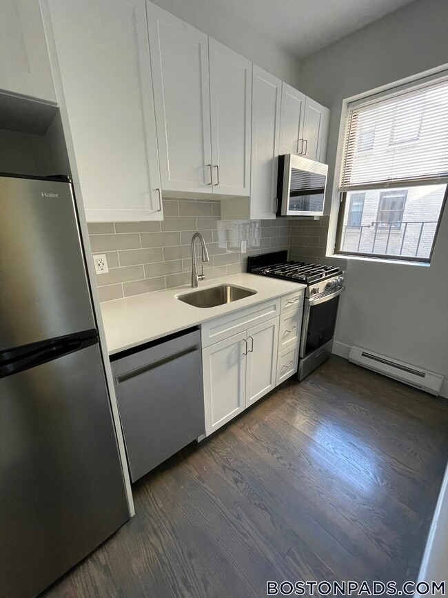 77 Park Dr, Unit 15 in Boston, MA - Building Photo - Building Photo