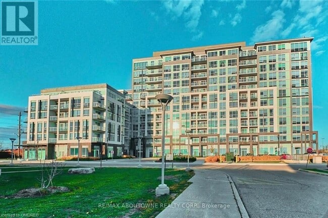 property at 1108-1050 MAIN St