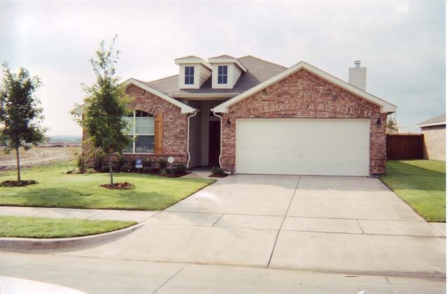 3235 Guadaloupe in Grand Prairie, TX - Building Photo