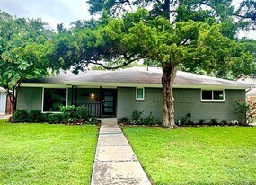 6905 Arboreal Dr in Dallas, TX - Building Photo