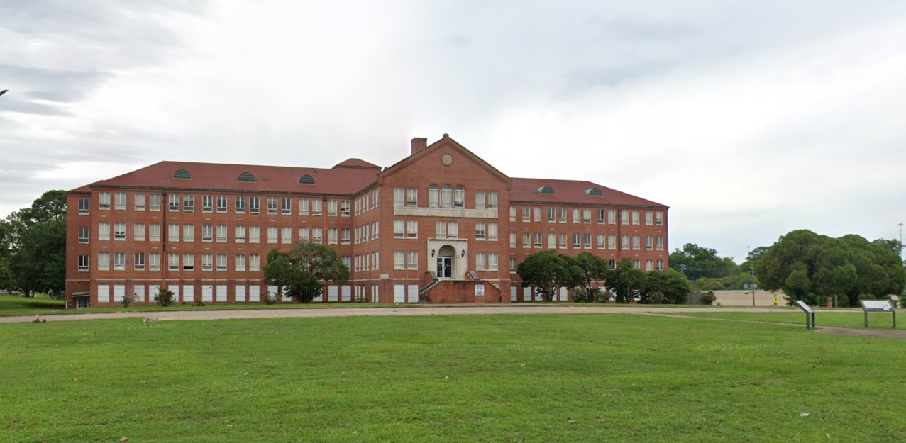 2018 W Fairview Ave in Montgomery, AL - Building Photo