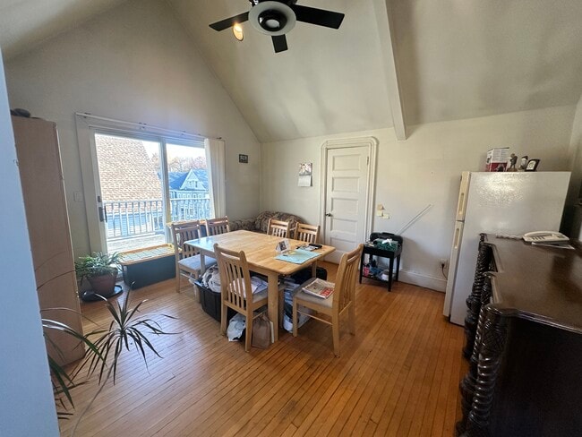 147 Willow Ave, Unit 3