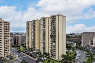Century West in Honolulu, HI - Building Photo - Building Photo