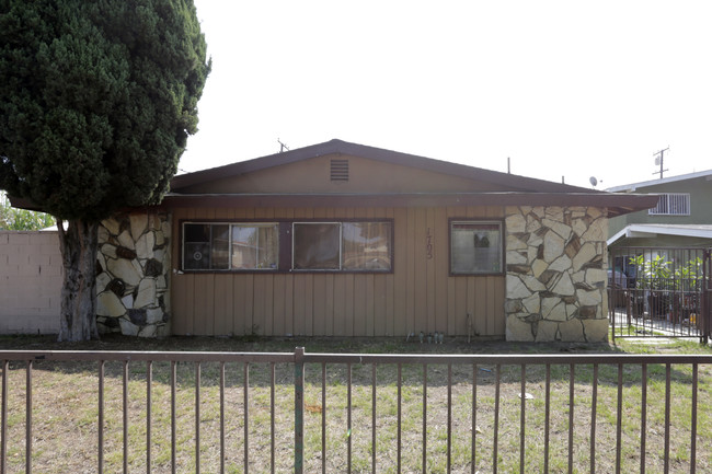 1705 Evergreen St in Santa Ana, CA - Building Photo - Building Photo