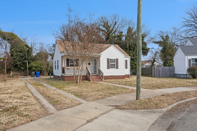 1152 Orcutt Ave in Newport News, VA - Building Photo - Building Photo