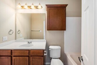 August Pre-lease Available!! Gorgeous 2 Bed, 2 Bath in Beautiful Lakeridge! in College Station, TX - Foto de edificio - Building Photo