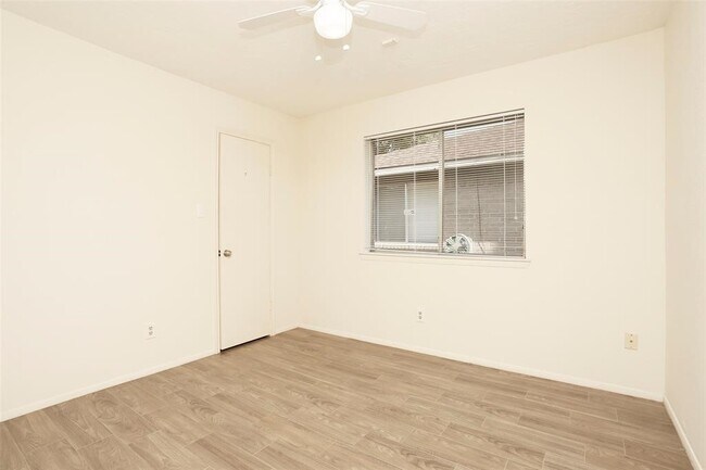 1302 Silver Morning Dr