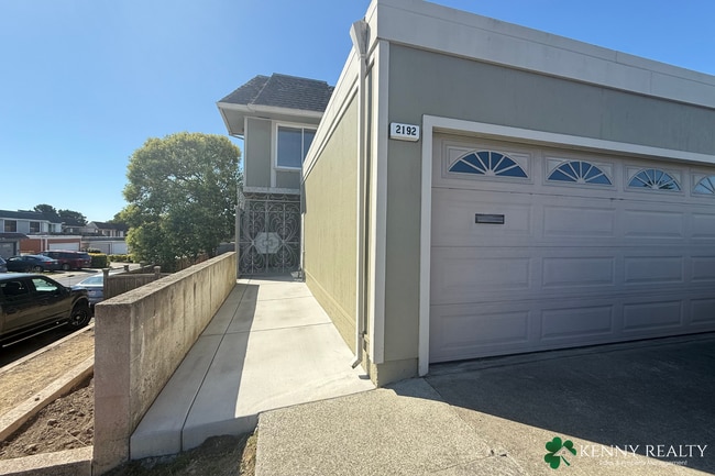 2192 Greendale Dr in South San Francisco, CA - Building Photo - Building Photo
