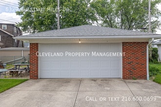 6329 Chestnut Hills Dr in Parma, OH - Building Photo - Building Photo