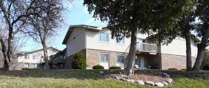 Graceland Arms in Racine, WI - Foto de edificio - Building Photo