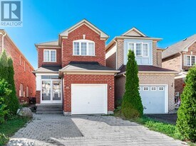 81 Lahore Crescent in Markham, ON - Building Photo