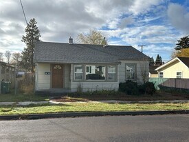 2314 Vine Ave in Klamath Falls, OR - Building Photo