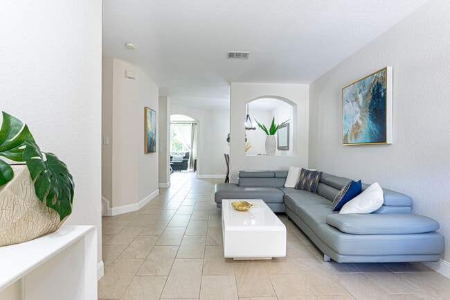 2320 Shoma Ln in West Palm Beach, FL - Building Photo - Building Photo
