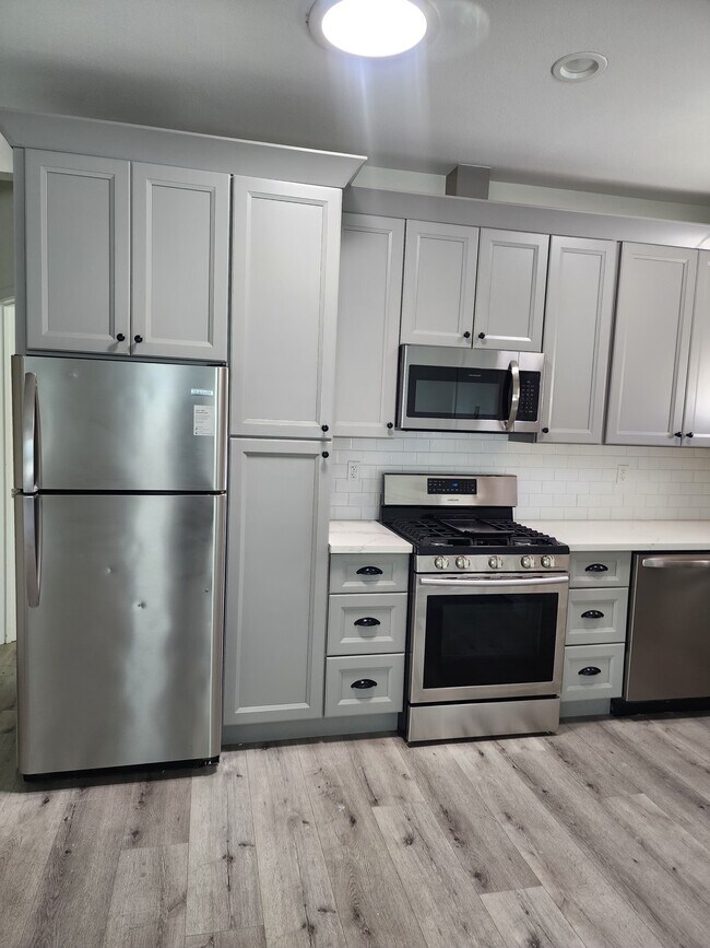 119 S Westmoreland Ave, Unit 121 in Los Angeles, CA - Foto de edificio - Building Photo