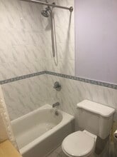 66 Luyster St in Huntington Station, NY - Building Photo - Building Photo