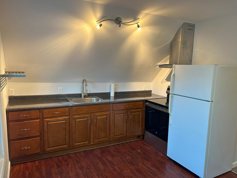 7 Saint Mary St, Unit 3 in Fairhaven, MA - Building Photo