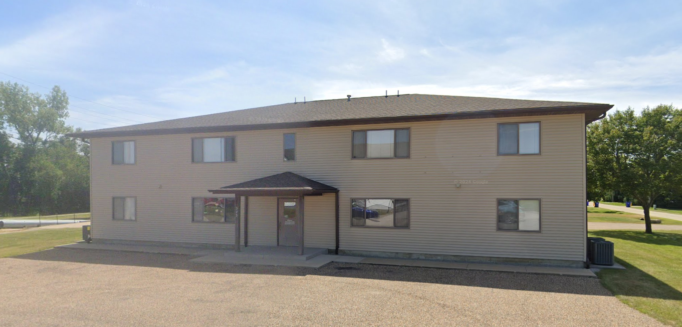 325 1st Ave W in Walford, IA - Building Photo