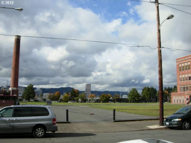 546 SE 14th Ave, Unit C in Portland, OR - Foto de edificio - Building Photo