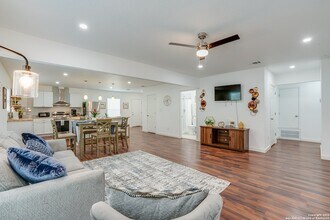 1039 McKinley Ave in San Antonio, TX - Foto de edificio - Building Photo