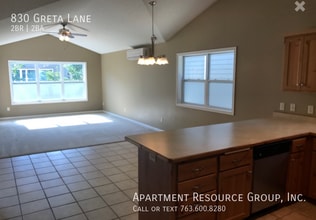 830 Greta Ln in Vadnais Heights, MN - Building Photo - Building Photo