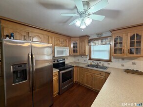 108 Golden Hill St in New Britain, CT - Building Photo - Building Photo