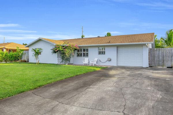 102 Pineview Rd in Jupiter, FL - Building Photo - Building Photo