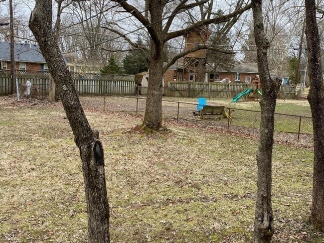 8065 Hoover Ln in Indianapolis, IN - Building Photo - Building Photo