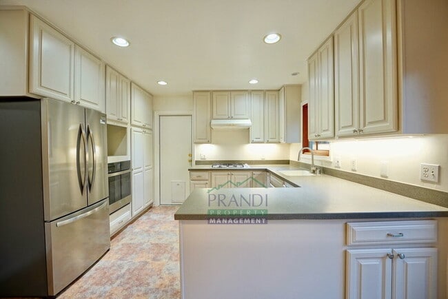 75 Stasia Dr in Novato, CA - Building Photo - Building Photo