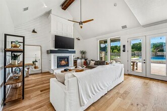 337 Paddle Boat Dr in Granbury, TX - Building Photo - Building Photo