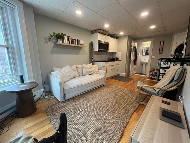 287 Newbury St, Unit 13, Unit 13